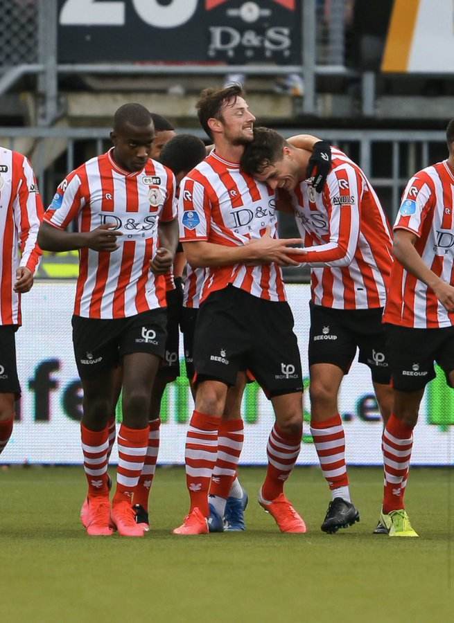 相比之下 相比之下