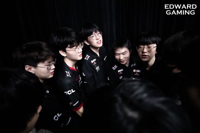 在缺乏最终 在缺乏最终