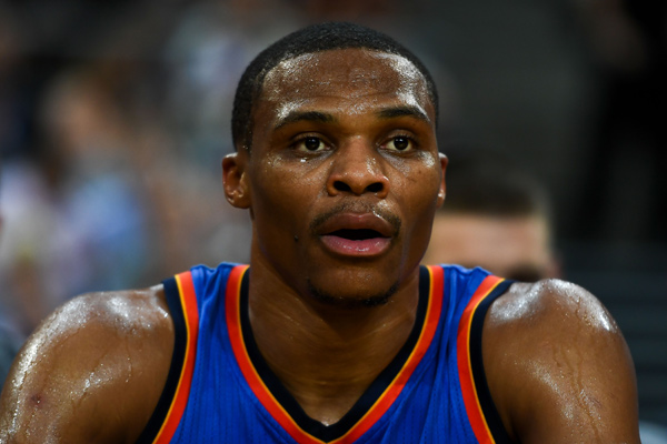 篮球场上的 篮球场上的